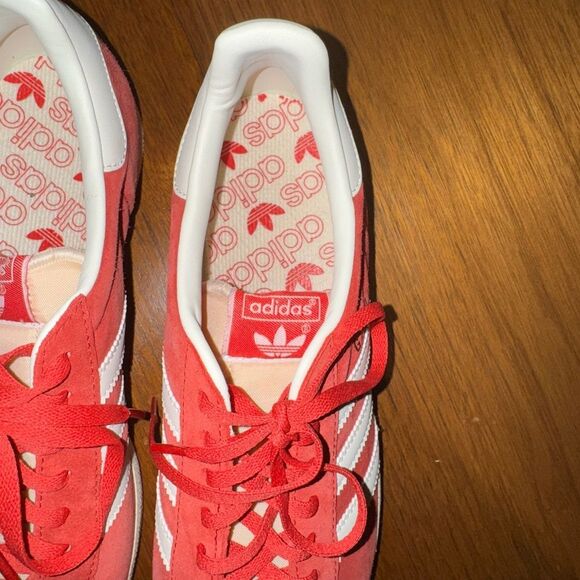 MENS New Adidas Gazelle Red and White Sneakers - Picture 5 of 8